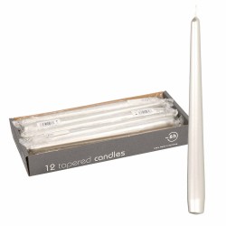 24x Metallic zilveren dinerkaarsen 25 cm 8 branduren - Dinerkaarsen